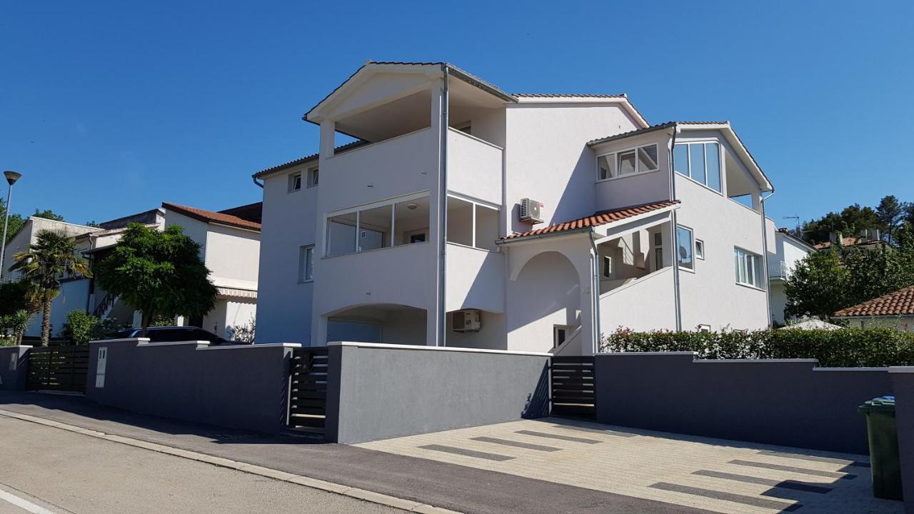 Apartmani Melanie Porec Exterior photo
