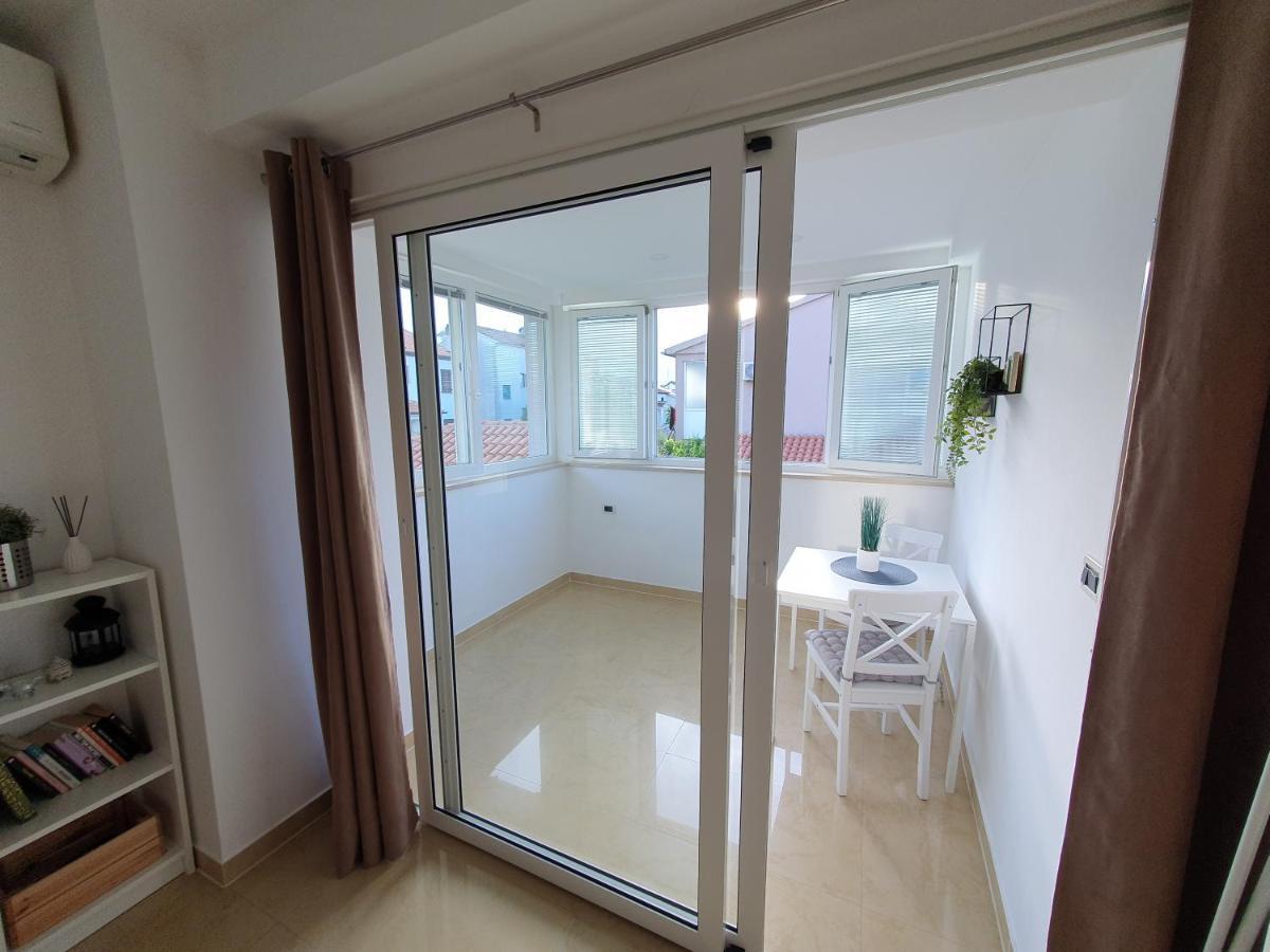 Apartmani Melanie Porec Exterior photo