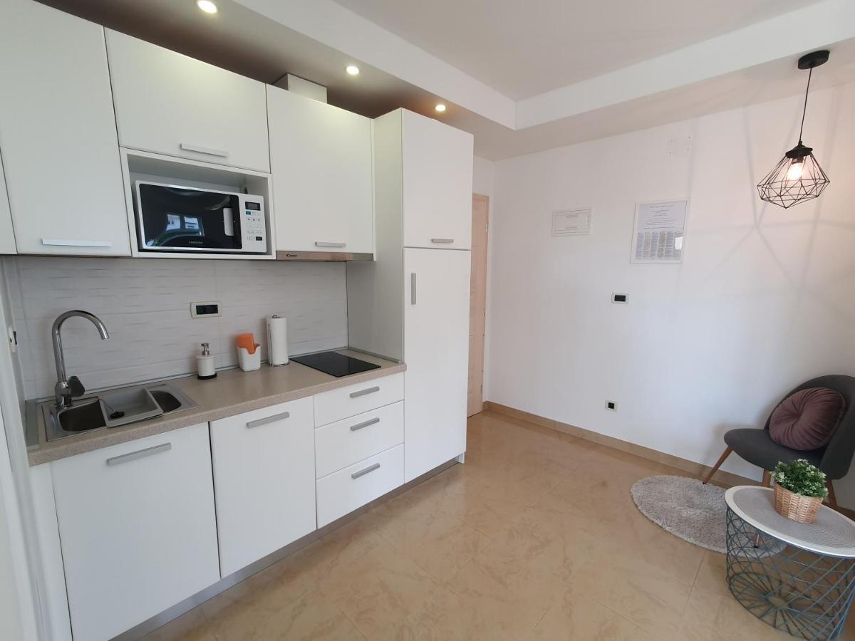Apartmani Melanie Porec Exterior photo
