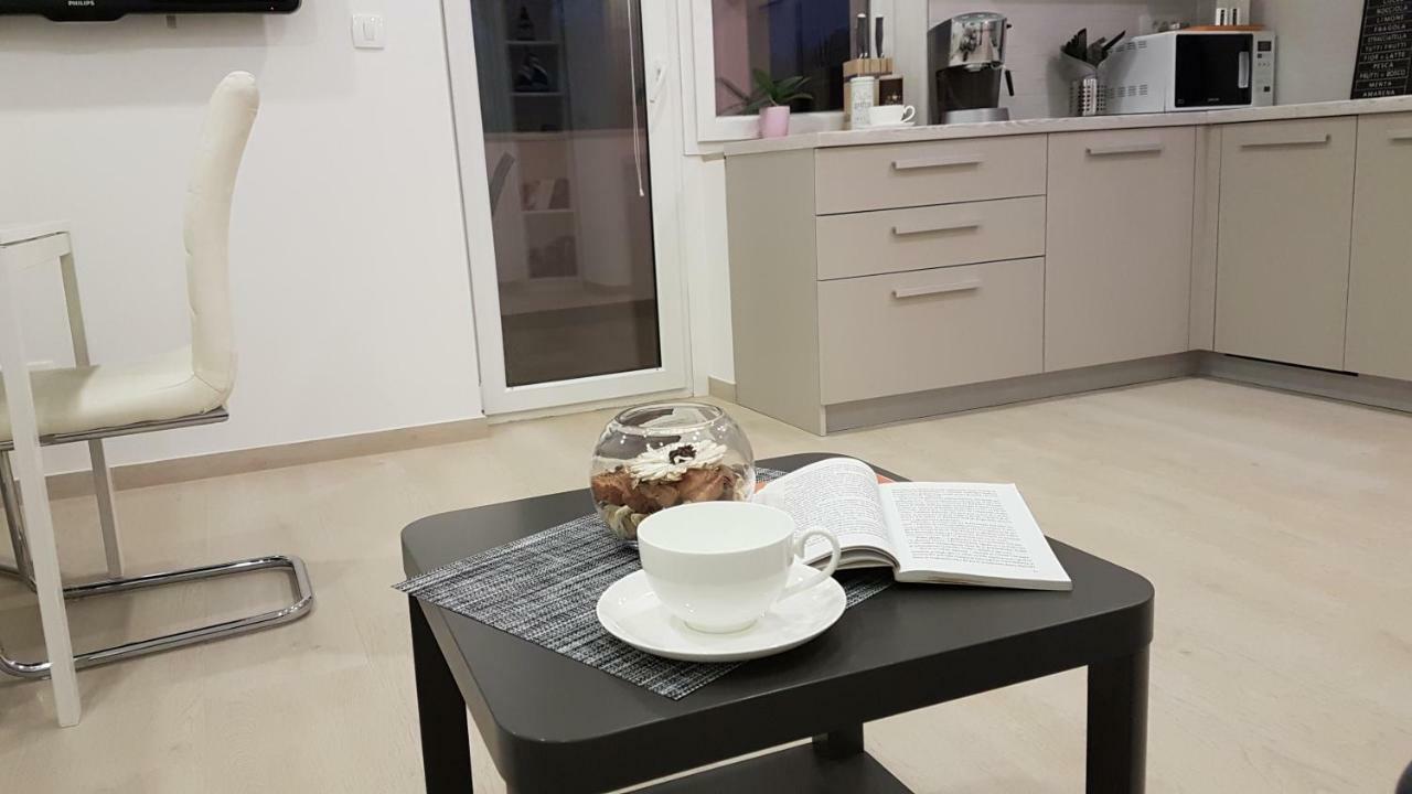 Apartmani Melanie Porec Exterior photo