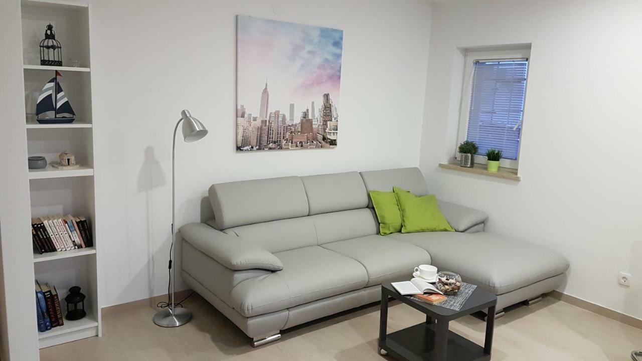 Apartmani Melanie Porec Exterior photo